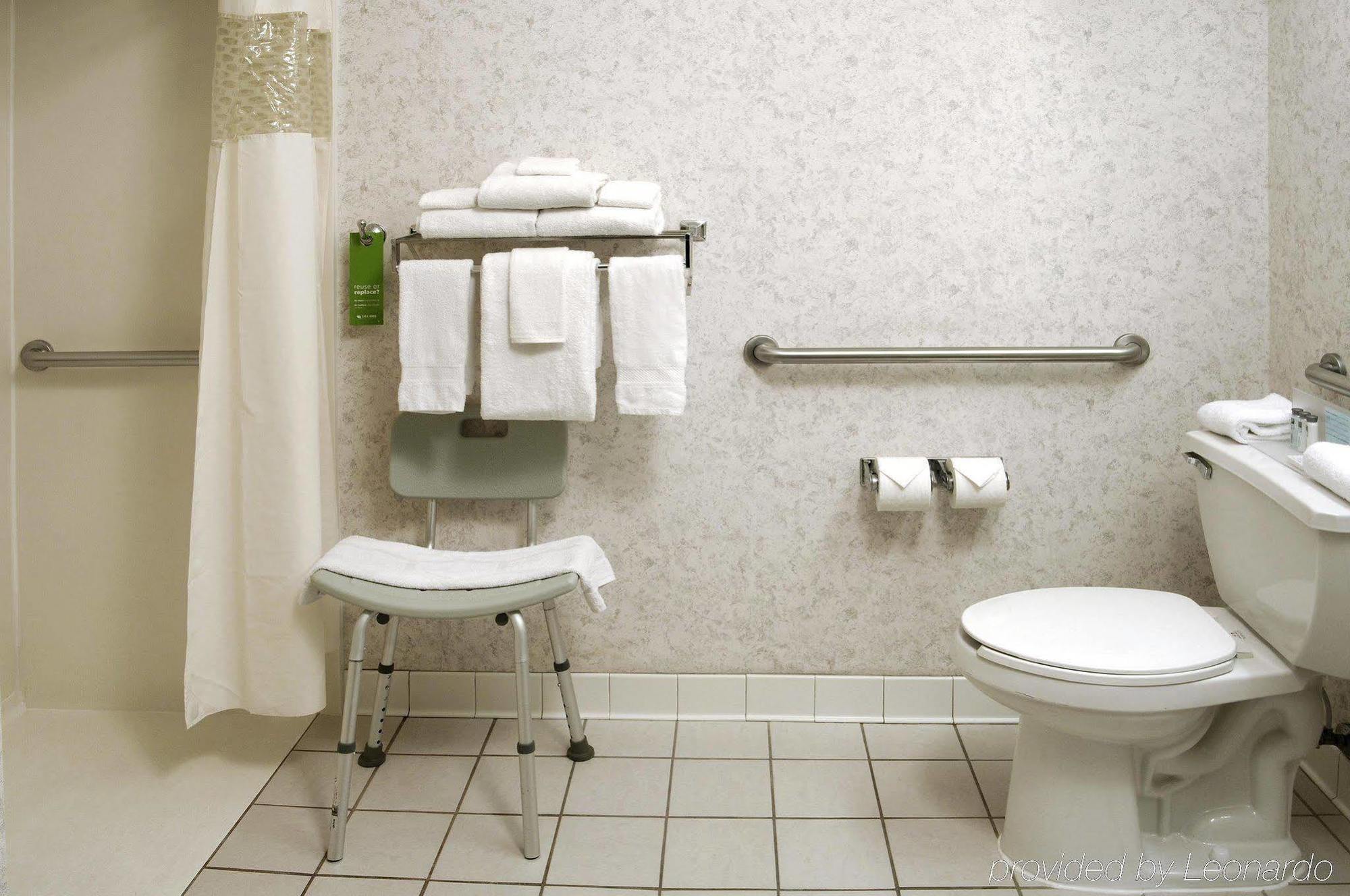 Hotel Hampton 3*